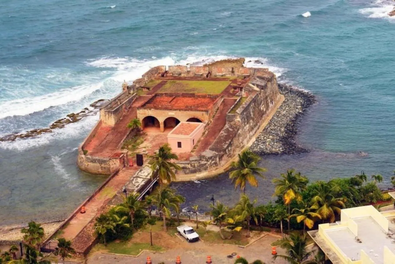 Private King Room With Bath In Shared Apartment San Juan